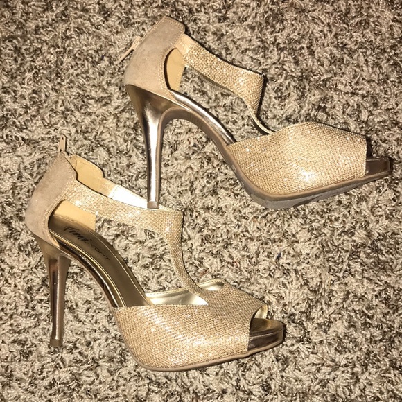 Gold Heels - Picture 2 of 2